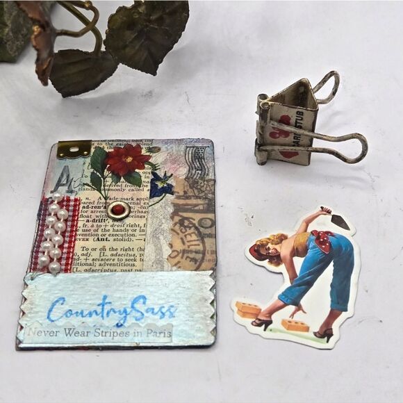 "5/$25" Pin Up Girl Summertime Artist Trading Card ATC W/Altered Holding Clip - Picture 10 of 10